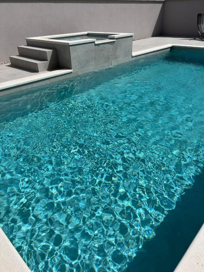 Villa Vida, Medulin - Bazen I Jacuzzi Exterior photo